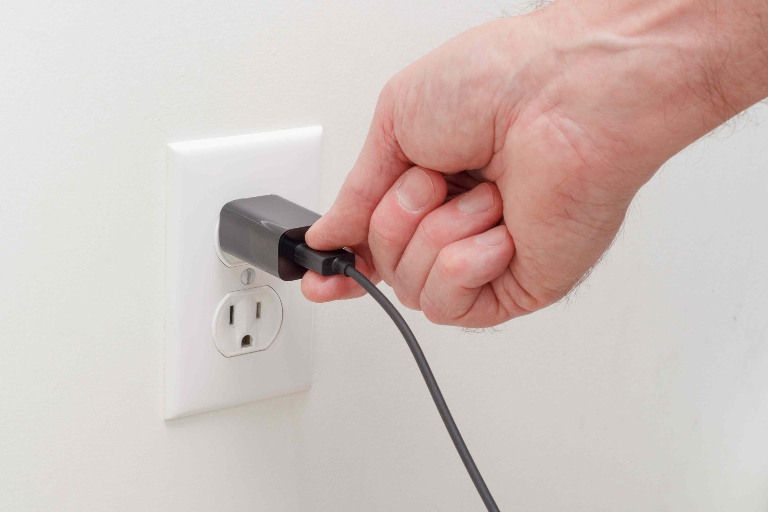 should-you-unplug-chargers-when-not-in-use?-here’s-what-an-electrician-says