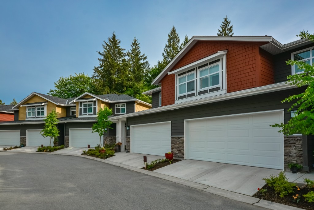 buying-a-duplex,-triplex,-or-fourplex:-pros-and-cons-for-homebuyers