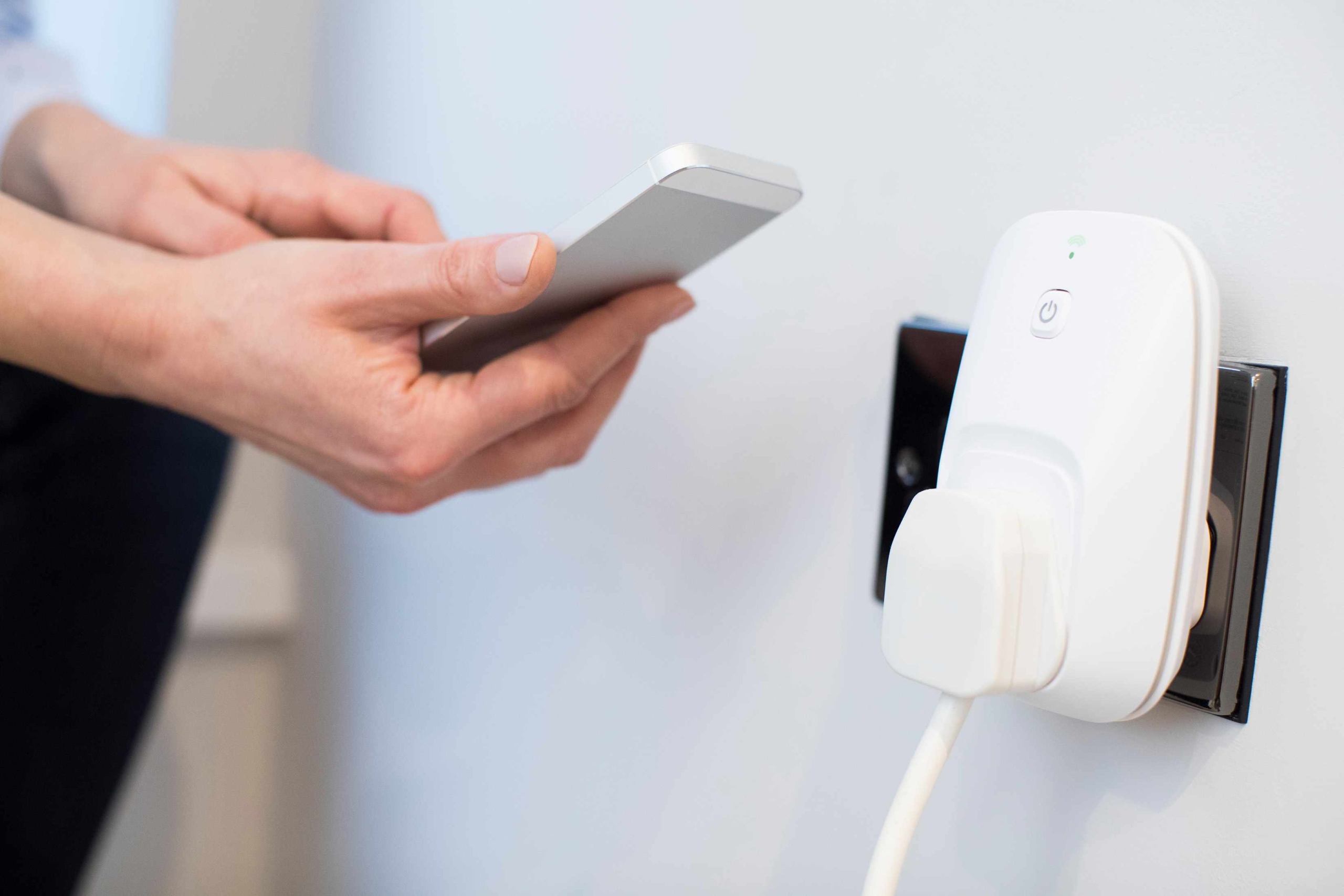 should-you-be-using-smart-plugs?-4-ways-this-quick-swap-will-make-your-life-easier