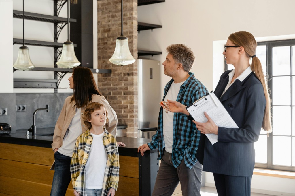 8-open-house-etiquette-tips-every-buyer-should-know