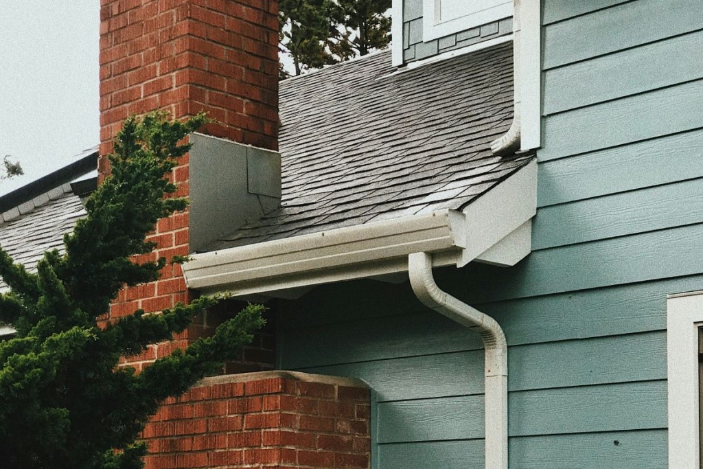 summer-home-maintenance-checklist:-a-new-homeowner’s-guide
