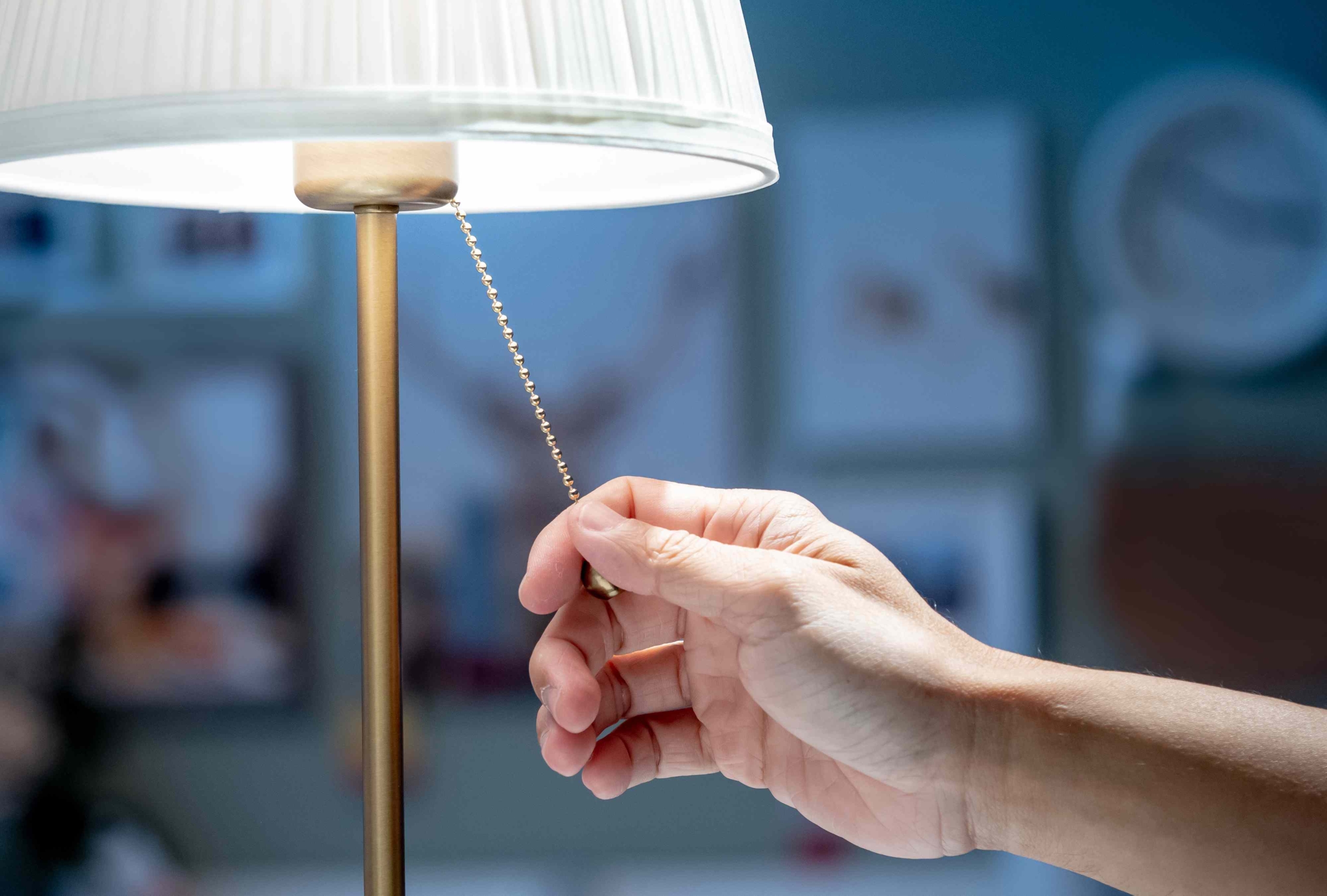 should-you-turn-off-the-lights-every-time-you-leave-a-room?-experts-explain-when-it-really-matters