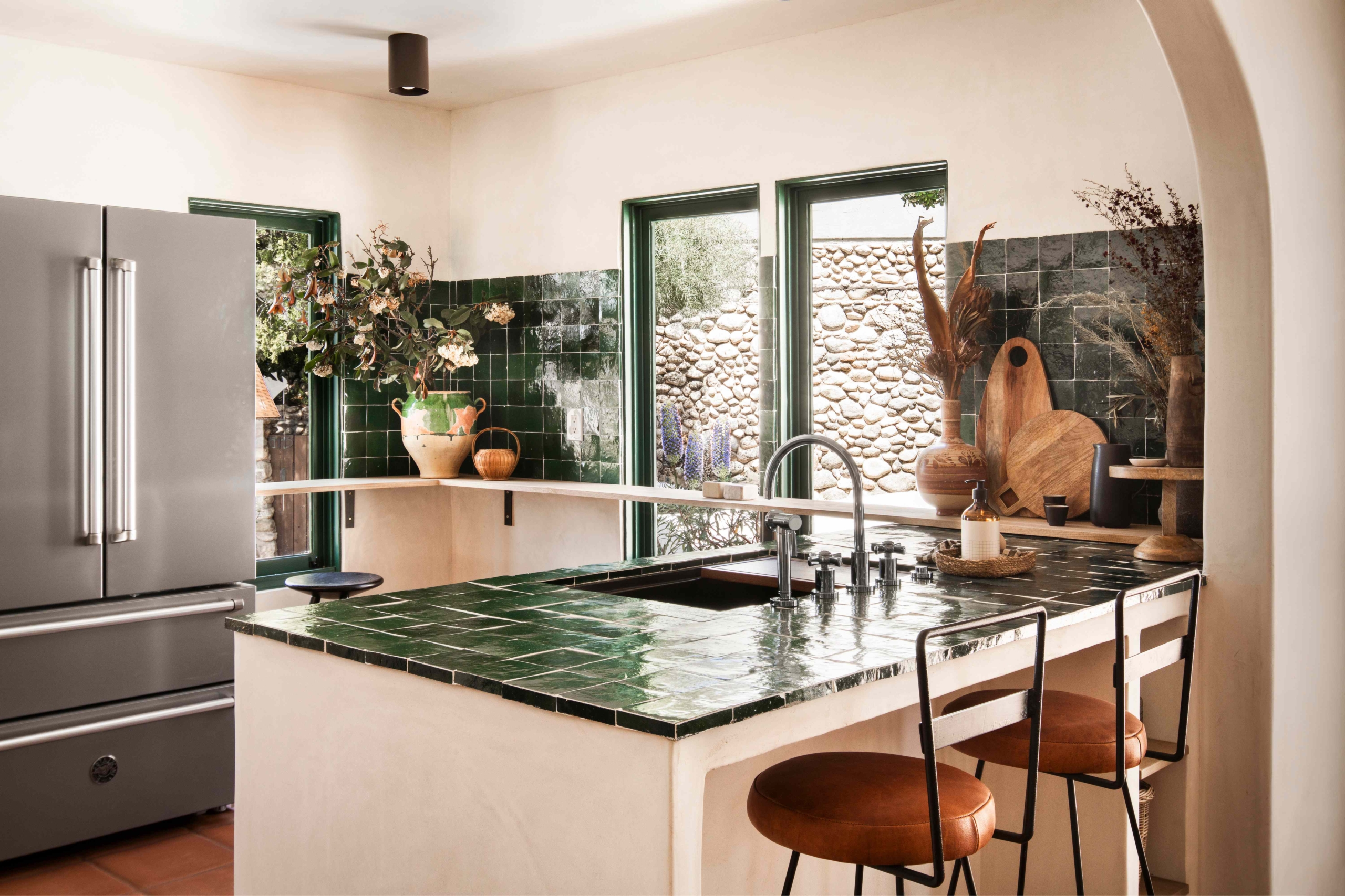 4-reasons-zellige-tiles-are-taking-over-interiors-right-now—plus-how-to-use-them