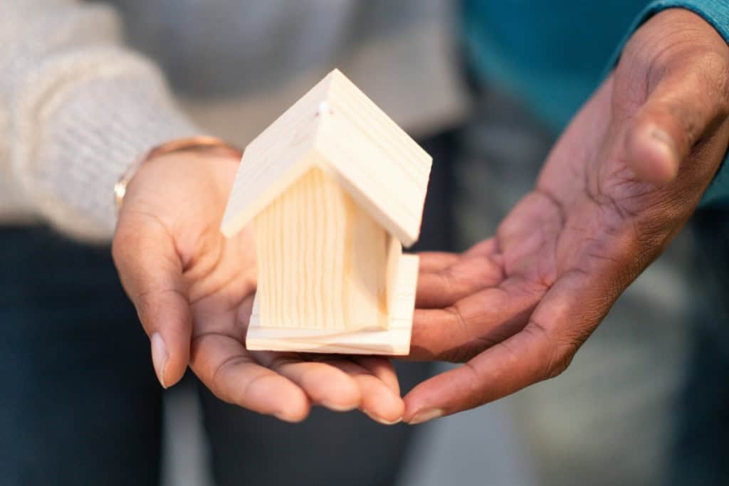 what-to-know-if-you’re-using-gift-money-for-a-down-payment:-rules-to-follow