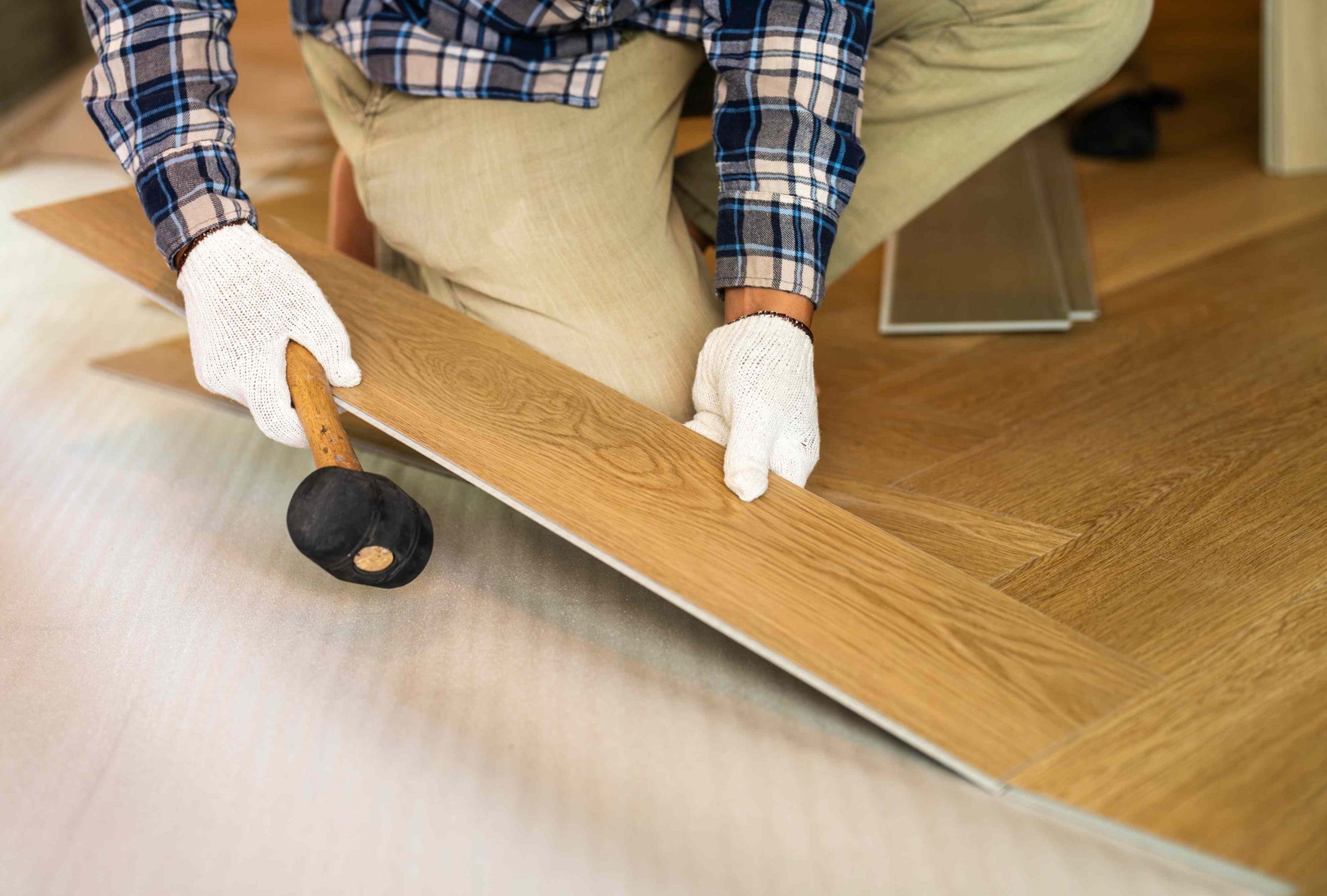 how-long-vinyl-and-laminate-floors-really-last,-according-to-pros