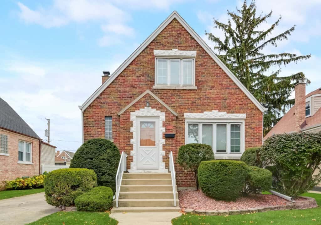 how-to-sell-and-buy-a-house-at-the-same-time:-the-ultimate-guide