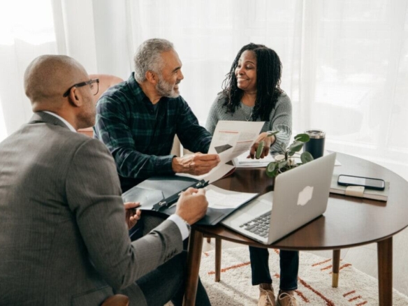 are-va-loans-assumable?-what-it-means-for-veterans,-buyers,-and-sellers