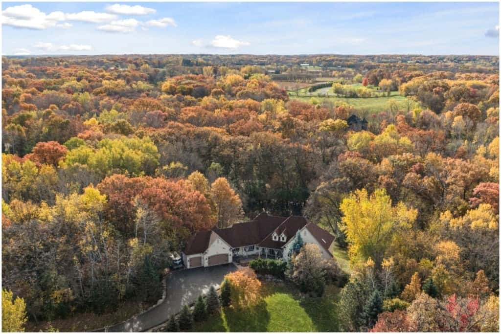 how-real-estate-drone-photography-brings-listings-to-life