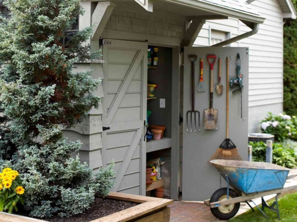 11-items-that-don’t-belong-in-your-shed—even-if-it-seems-like-they-should