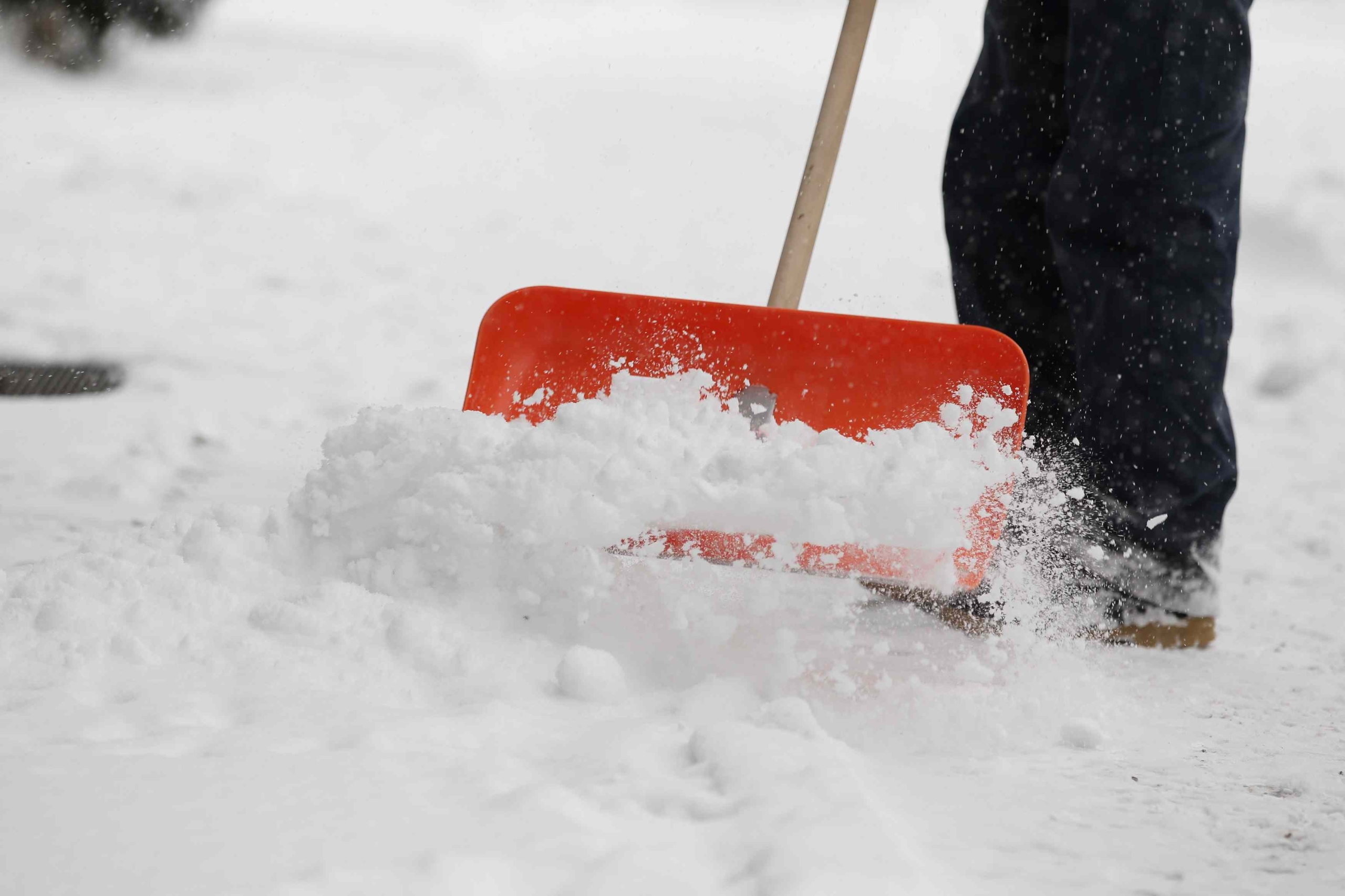 can-you-shovel-snow-onto-a-neighbor’s-property?-here’s-what-lawyers-say